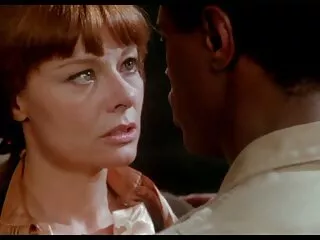 ქერა დათმობს შეყვარებულს, რომელიც მძვინვარებდა საზღვრიდან