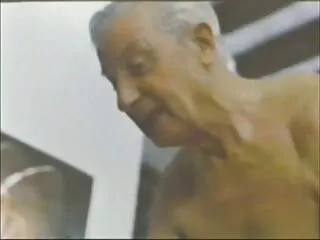 შავგვრემანი გოგონა კატასტროფას იძახის