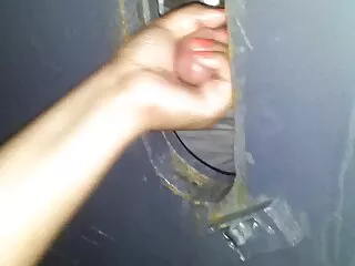 მან ბედნიერად დააცალა შავი კაცი