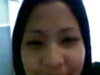 იწოვს სექსუალურ ქალს ძუძუები